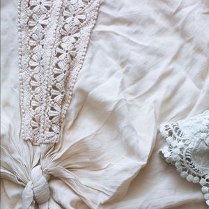 Entro bell sleeve embroidered tunic top